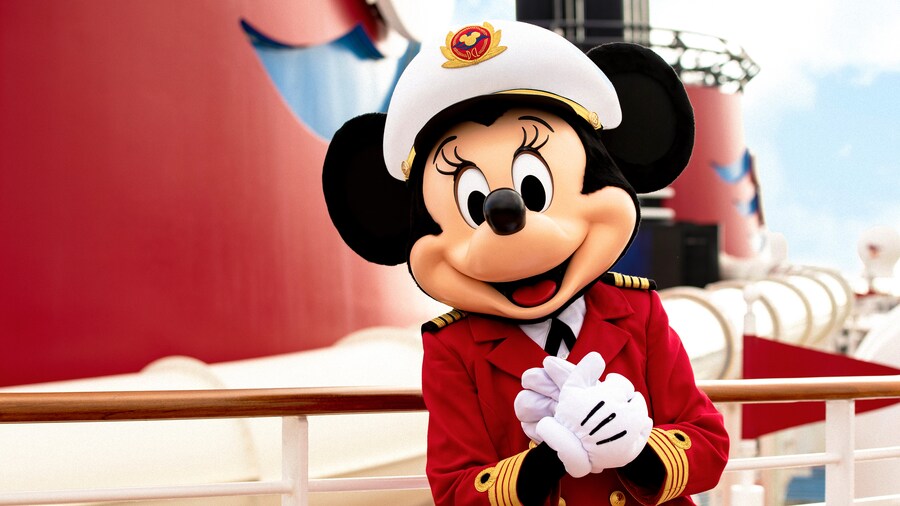 Mimie Mouse captain of DIsney Cruise Lines