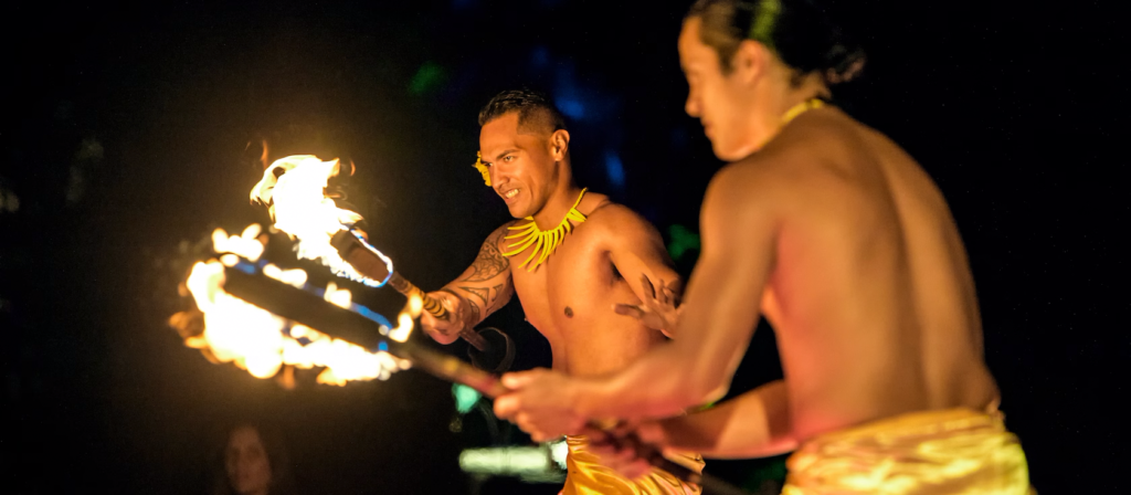 aulani-activities-ka-waa-luau-men-with-fire.png